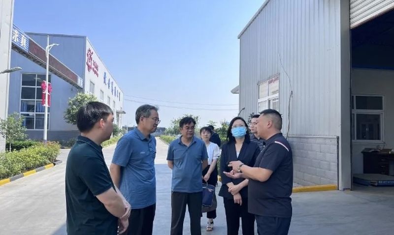 萬人助萬企，實干開新局！